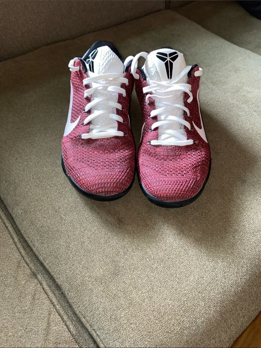 Nike lightweight flyknit